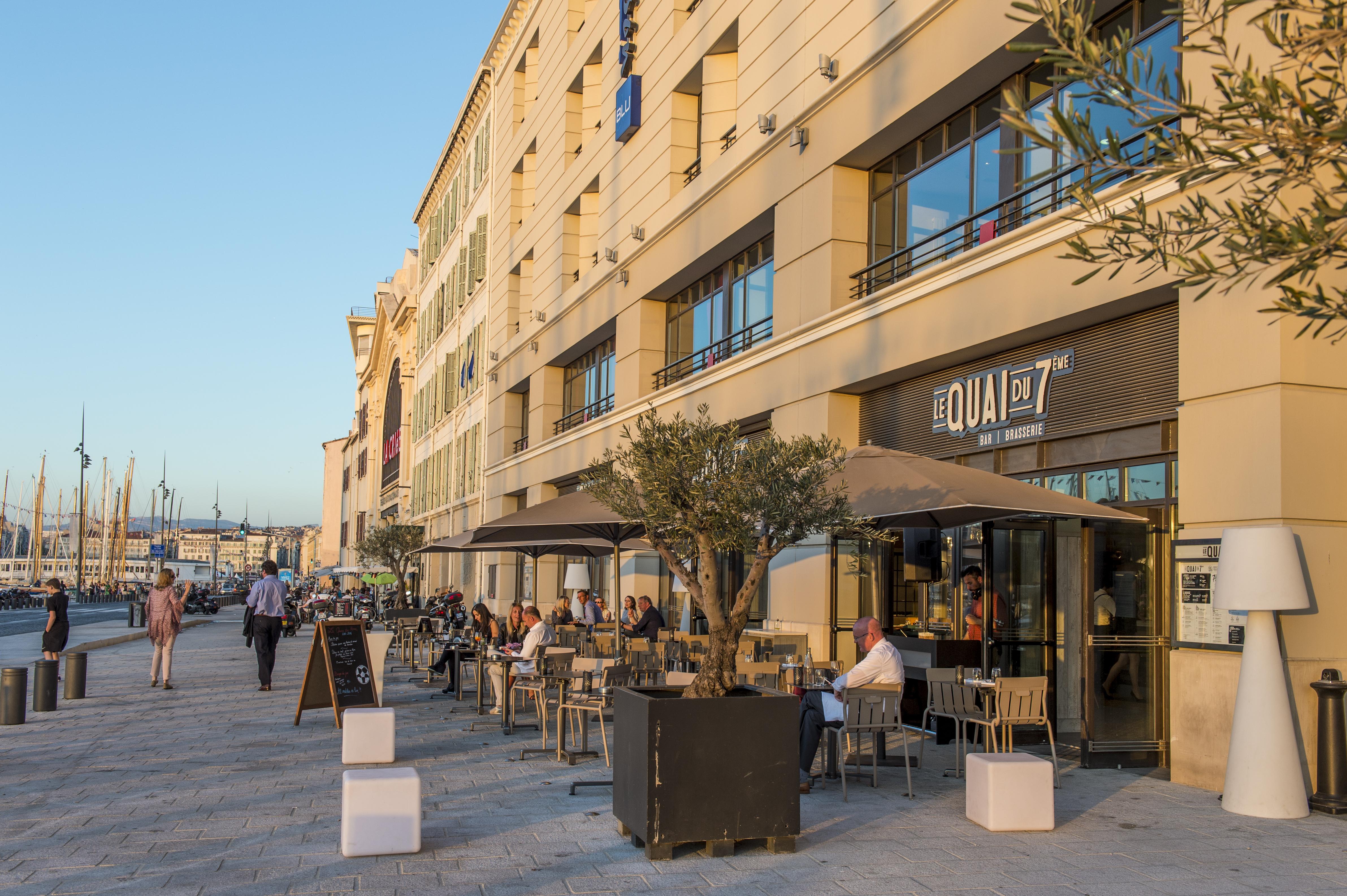 radisson blu hotel marseille vieux port parking